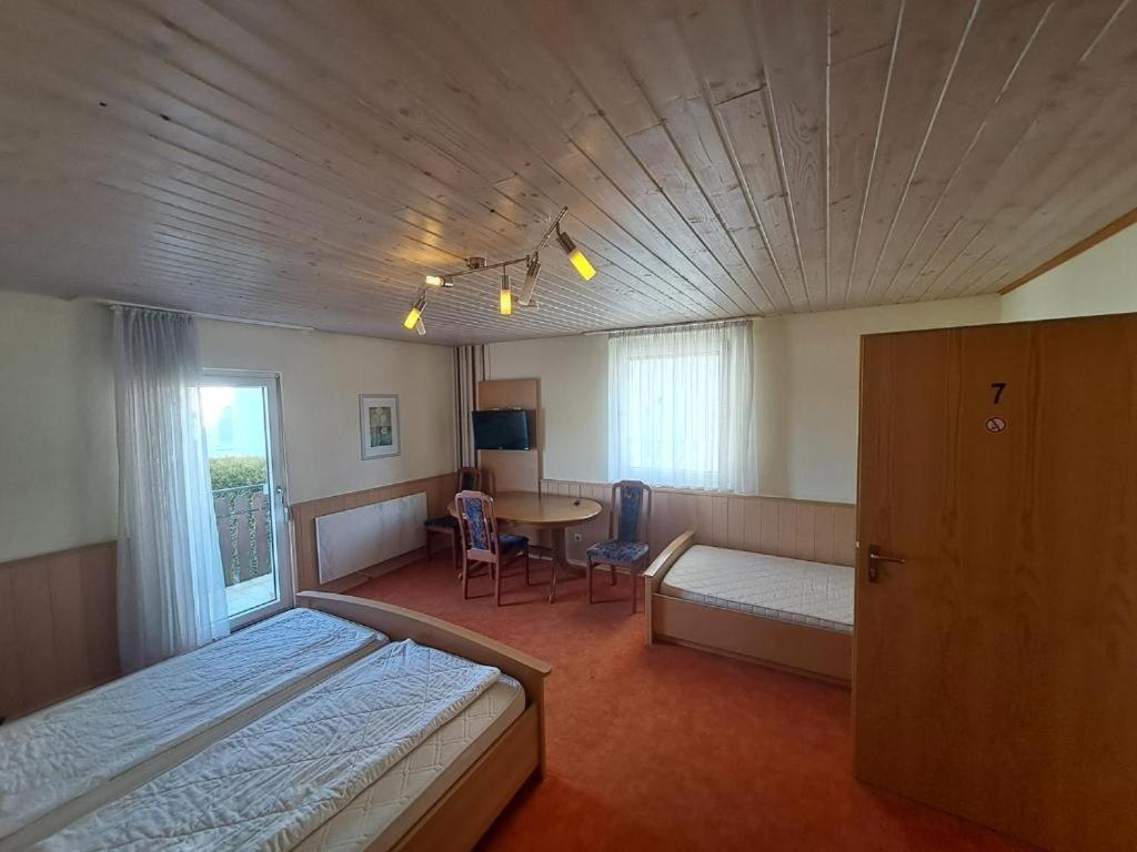 Gasthof Hirschkeller Göppingen Esterno foto
